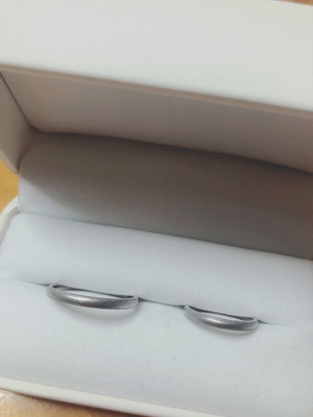 裏面はマットにして気分でイメージを変えられる様にしました。