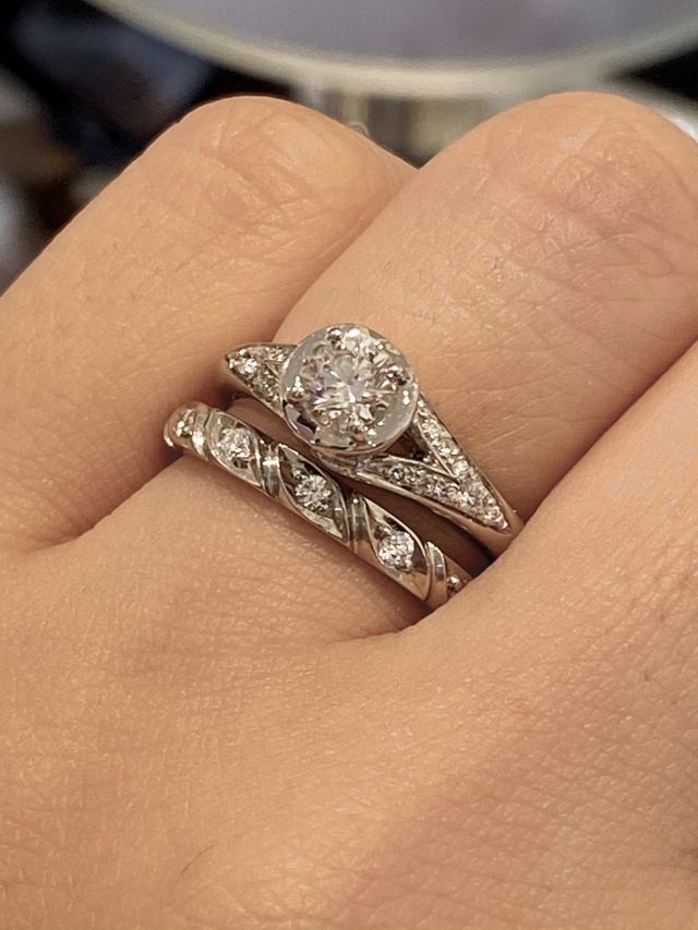 注 )上の方の指輪です。