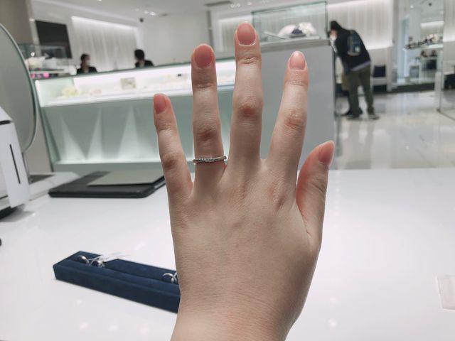 カーブの指輪。