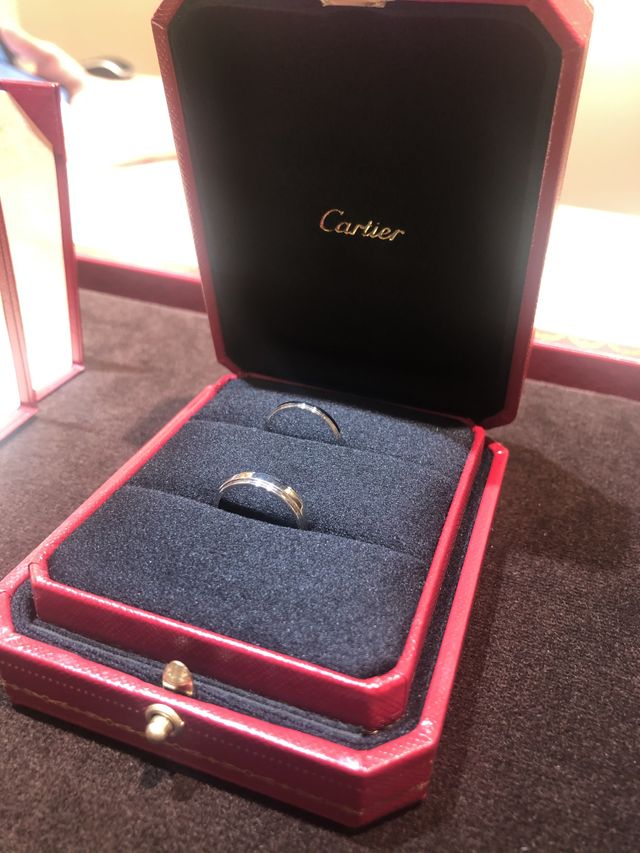 ダムールの結婚指輪です。