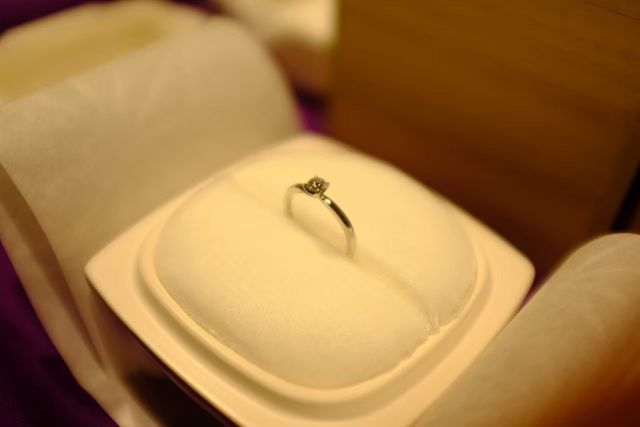 セットリングにできる婚約指輪