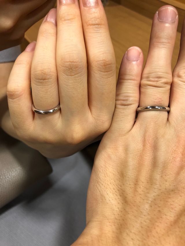 事前に調べて気に入っていたデザインを試着させてもらいました。