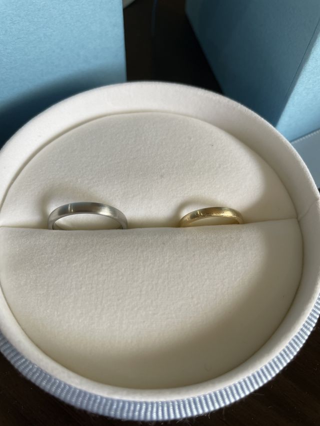 左側が夫、右側が妻のものです。