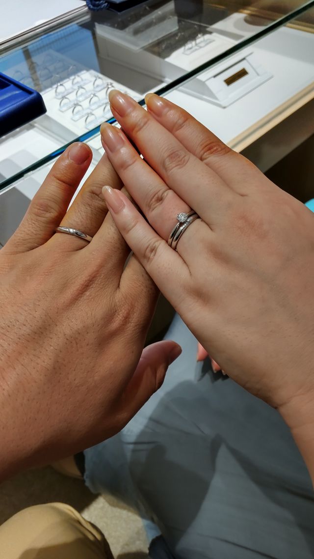 婚約指輪と結婚指輪を受け取りました。
