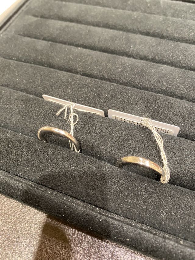 着け心地は良く、着けやすい指輪でした。