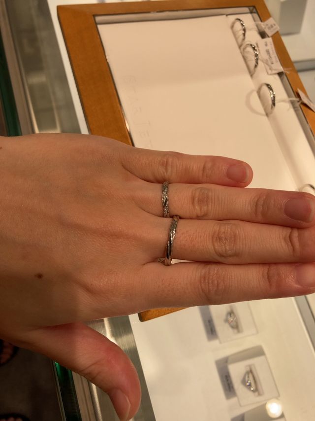 薬指 レディース
中指 メンズ