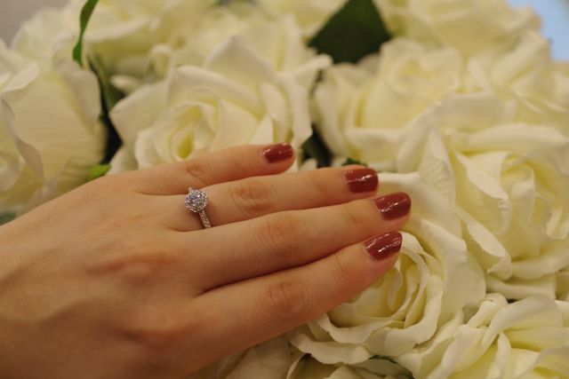 【婚約指輪】センターダイヤ：0.39ct