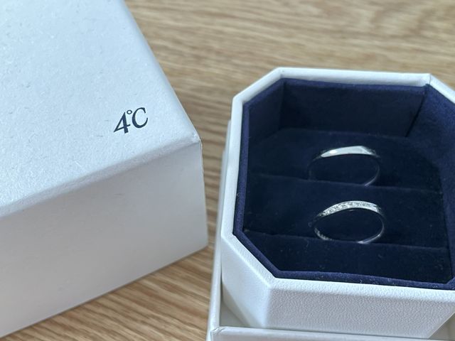 結婚指輪がケースに入っているところです。