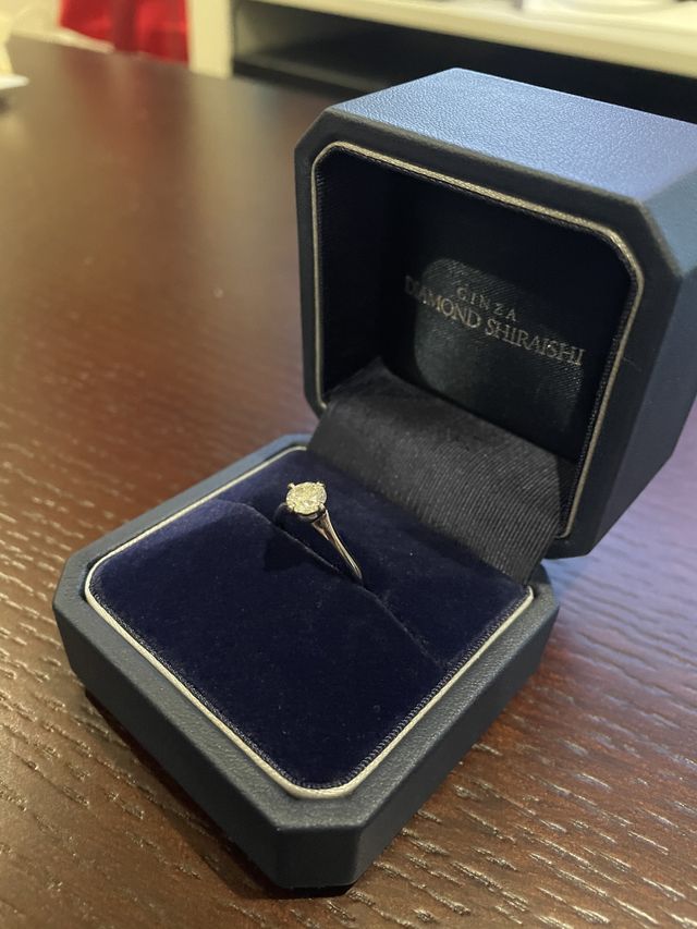 ダイヤモンドの輝きが際立ちます！