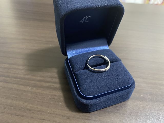 ボックスに乗せた状態です
ウェーブデザインがお気に入り