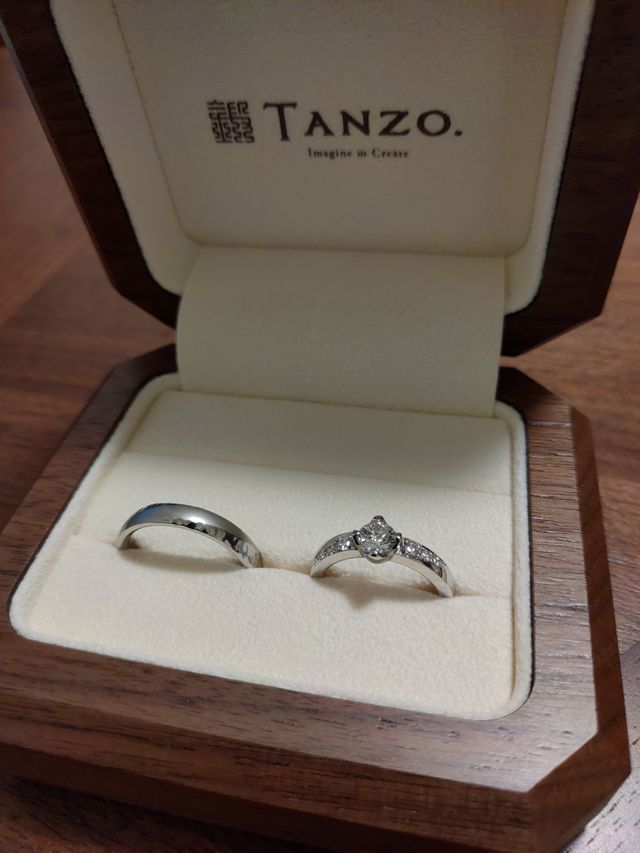 婚約指輪も兼ねたエンゲージマリッジリング