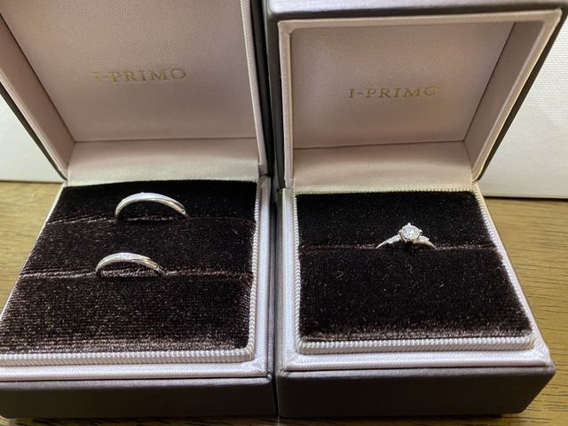 箱に入った状態の指輪です