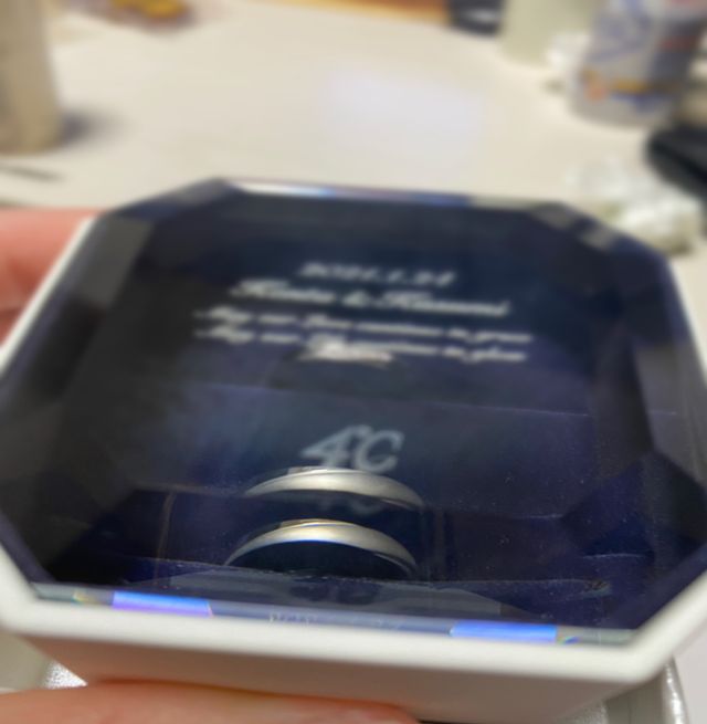 綺麗なガラスのケースに二人で選んだ言葉、結婚記念日が❤️