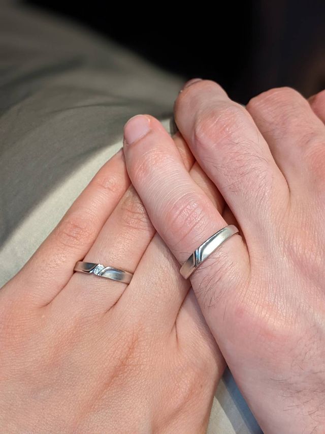 ランバンの結婚指輪。太めデザインです。