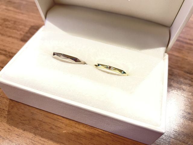 石が3つサービスでしたので、女性用に3つつけました