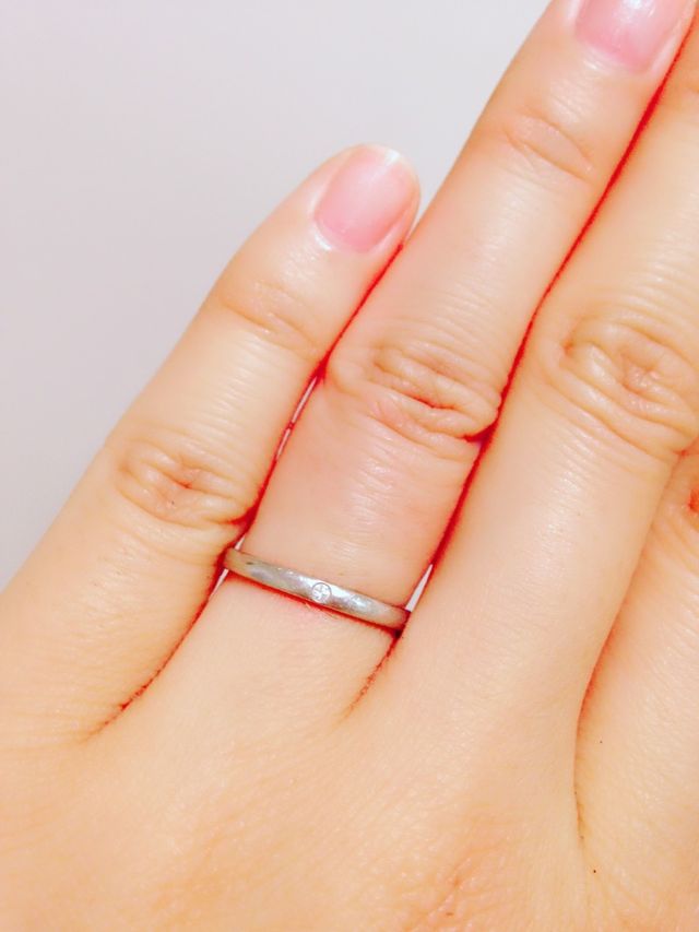 細めのリングは指に馴染むのでお気に入りです。