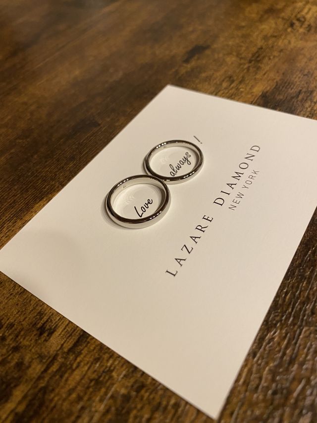 ブティックで頂いたカードと一緒に撮りました。