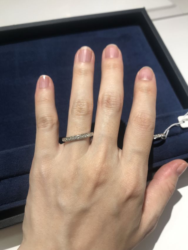 細めのエタニティリング