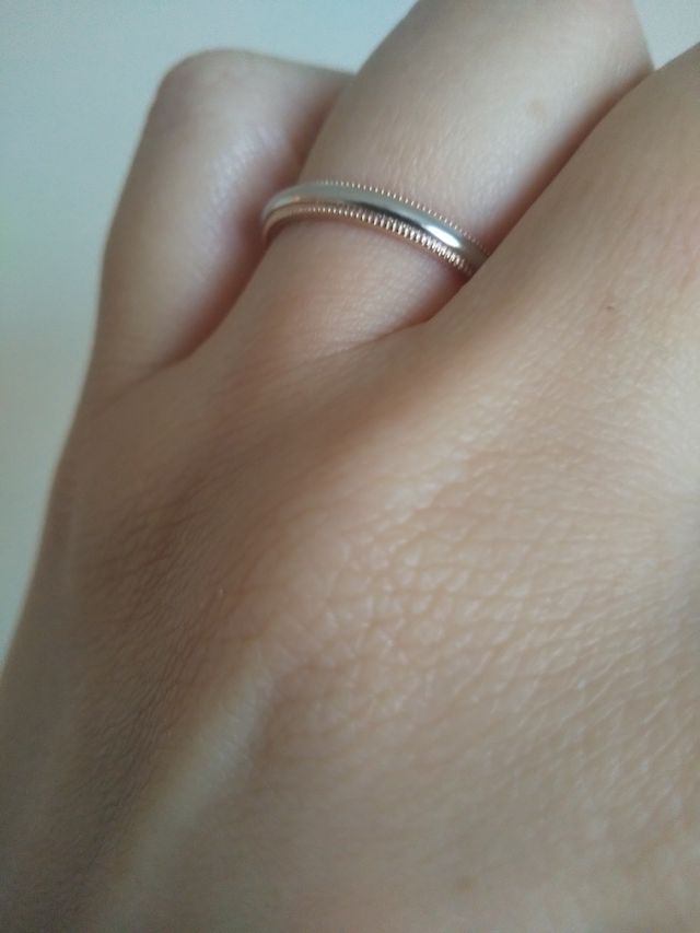 サイドのミル打ちがきれい！
細かい部分まで丁寧な作りです。