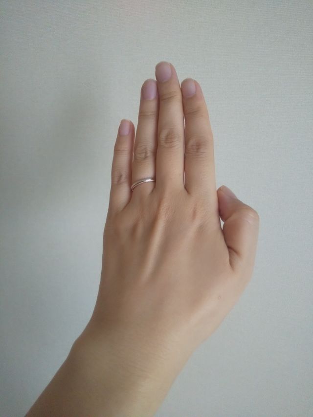 ピンクゴールド部分は着用時はあまり主張せず、いい感じです。