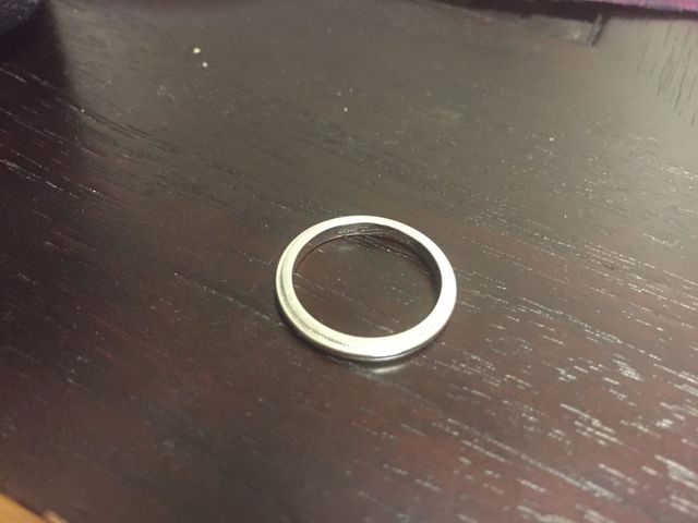 ティファニーのシンプルな指輪です。