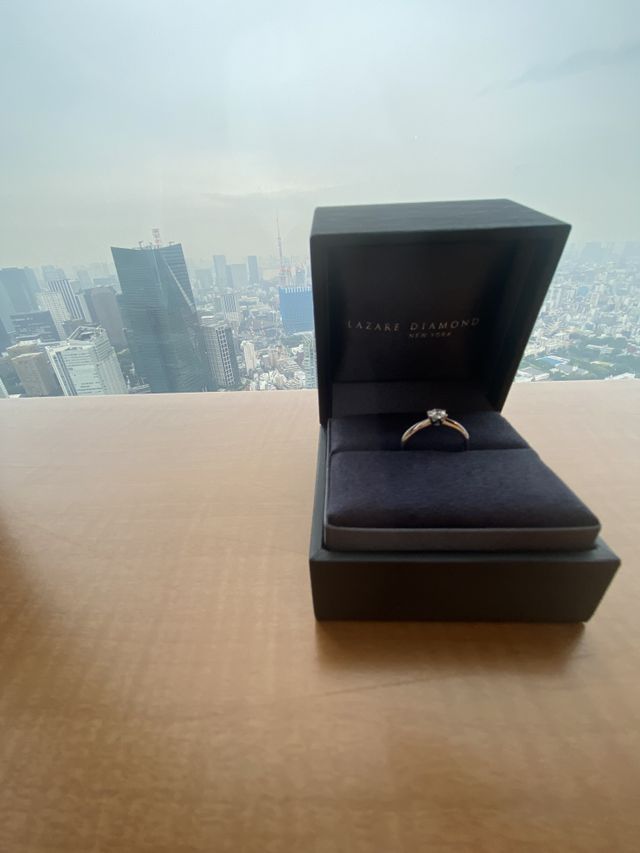 ラザールダイヤモンドのです。
プロポーズする時に撮りました。