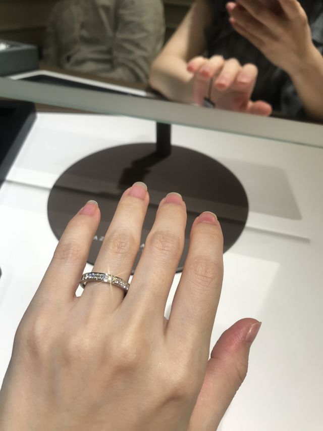 ファッションリング用らしく？ゴツゴツしてました。