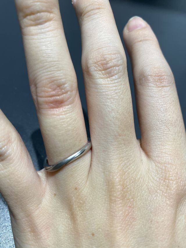 男性用のマット加工と同じマット加工の女性用です。