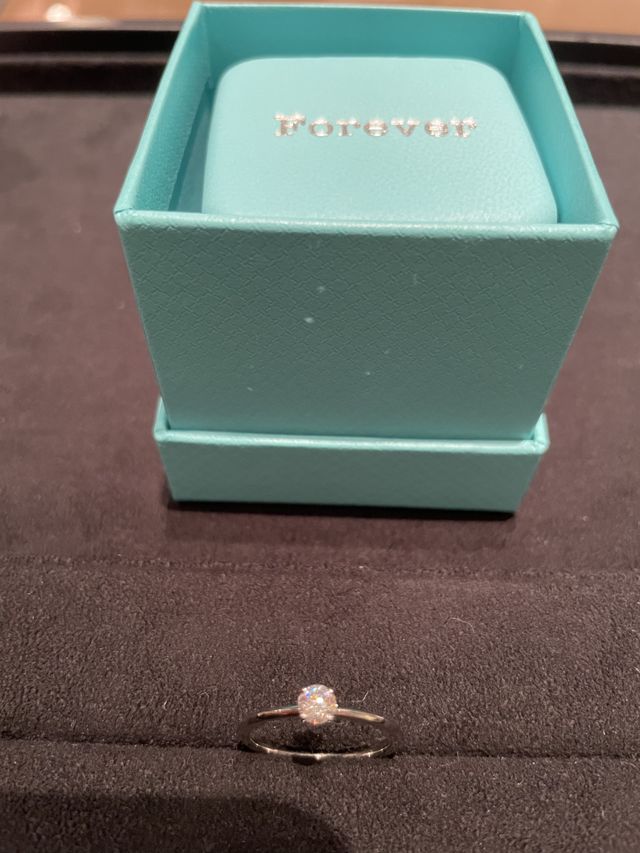 限定ボックスとともに