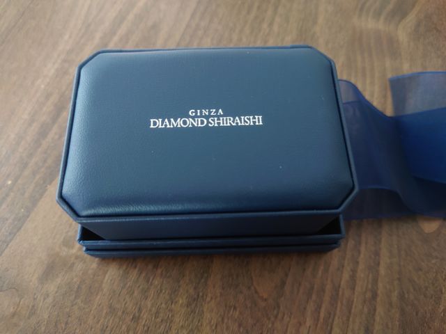 リングボックスです。
高級感があります。