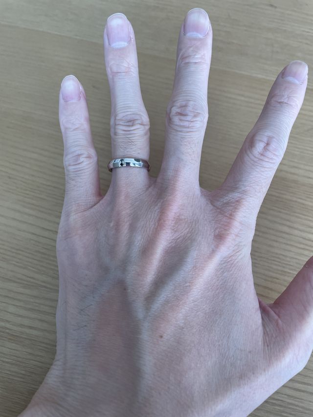ダイヤ付きで太めの指輪