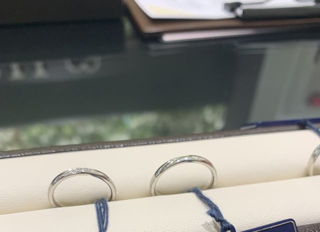 ストレートラインの指輪です。