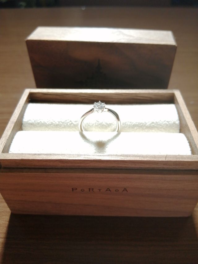 婚約指輪です。