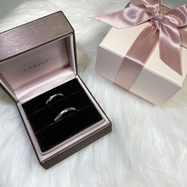 上がウェーブのダイヤ7石と下はダイヤモンドマットです
