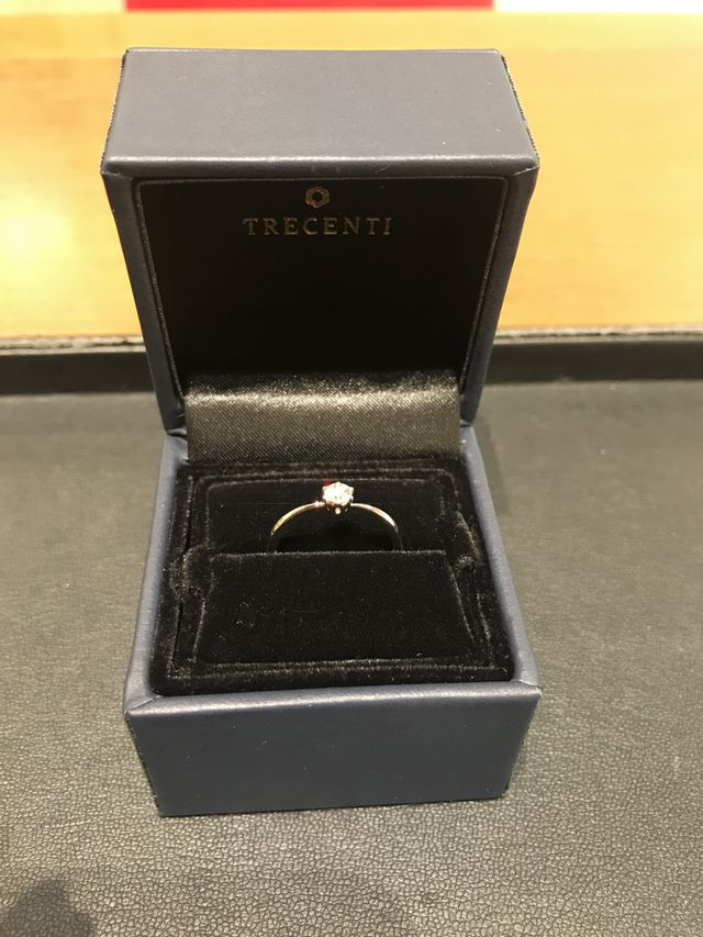 ウェヌス（ストレート）
0.18カラット
