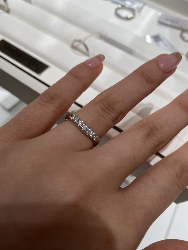 ハーフエタニティのタイプです。