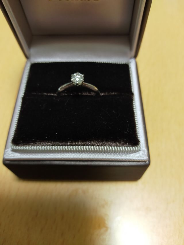 明るい場所で見るとよりキラキラしてきれいです！