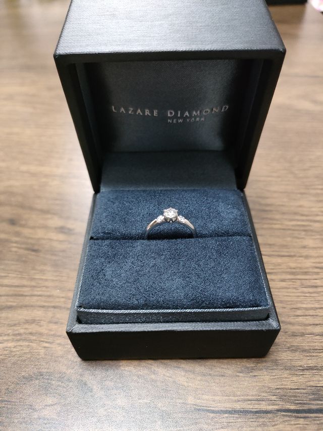 0.26カラットで不純物の少ないダイヤモンドを選びました！