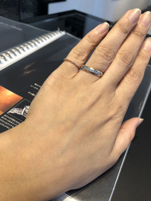 ダイヤモンドが沢山入ったデザイン