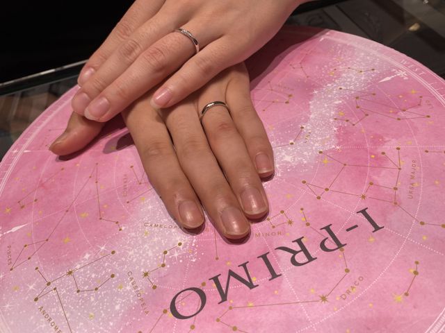 とても素敵なデザインの指輪です。
