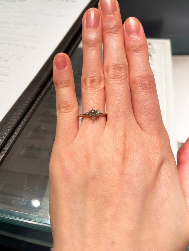 華奢なデザインが他にはなく良かったです。