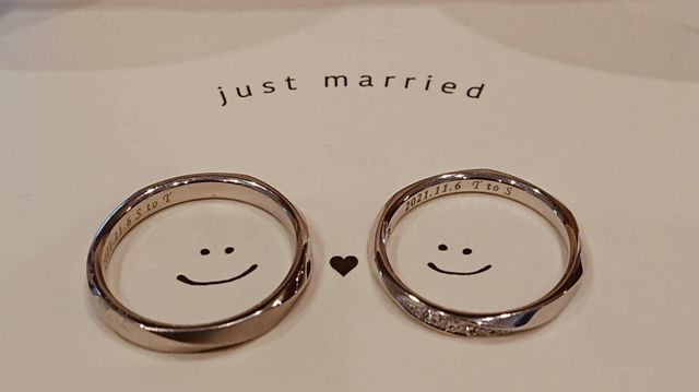 お店から、指輪シートを頂きました。指輪を置いたら可愛い^ ^