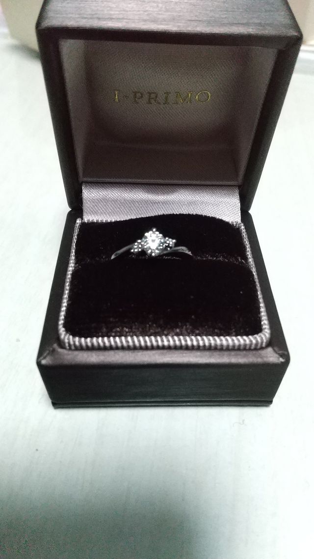 婚約指輪です。