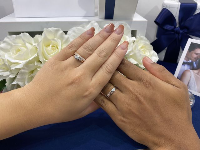 オーダーしていた結婚指輪を受け取った際の一枚です。