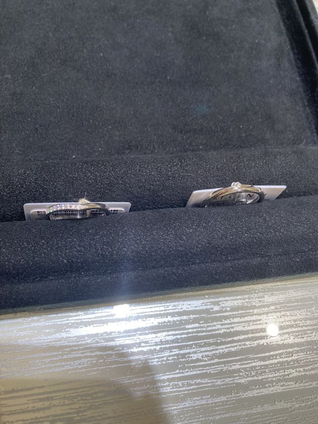 女性のタイプはV字
男性は同シリーズのストレートタイプ