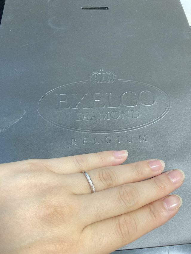 つけ心地もよくデザインもシンプルですがとても綺麗です