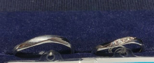 メレダイヤが使用されており、ウェーブがかかってます。