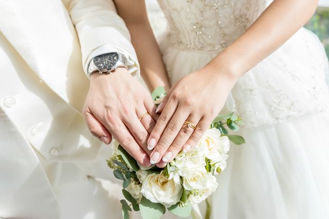 挙式での写真
エンゲージリングと
マリッジリング