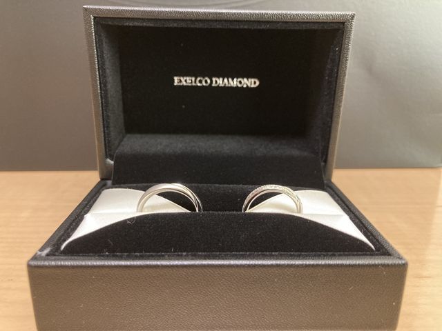 新郎側の指輪：マット加工