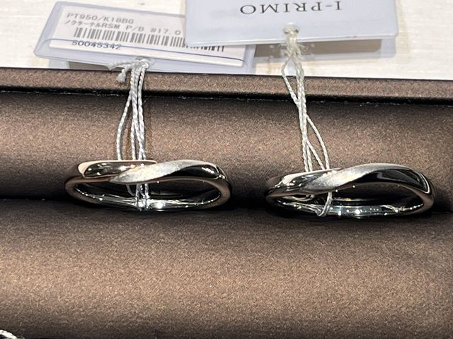 ノクターナル新郎用　右がプラチナ、左がペールブラウンゴールド